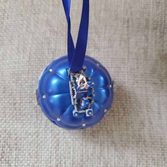 Disney Sleeping Beauty Castle Engagement Ring Holder Ornament - Picture 12 of 16